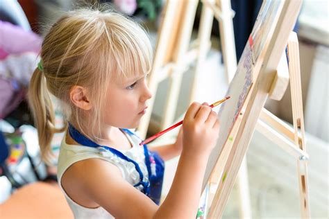 How to Raise Creative Kids: 10 Ways Parents Can Encourage Creativity in ...