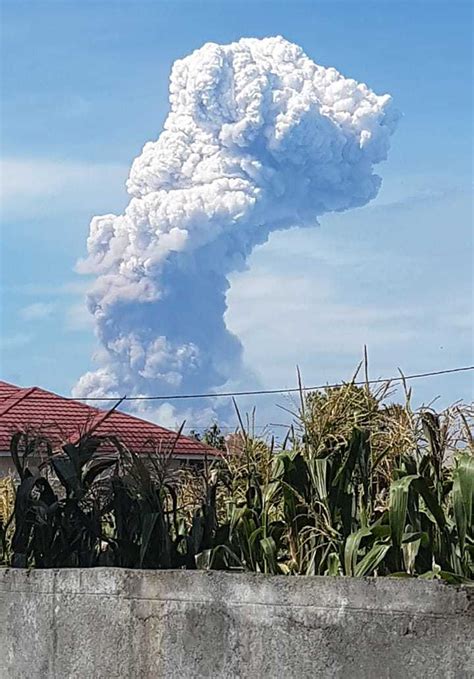 Volcano erupts on same Indonesian island as earlier quake – The North ...