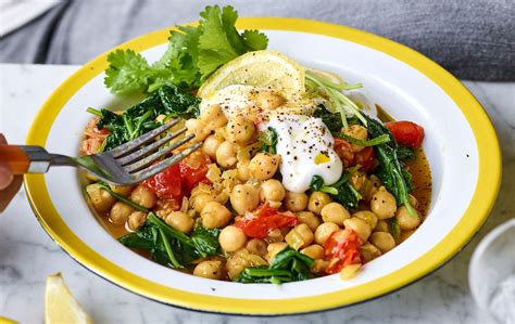 Joe Wicks’ Vegan Chickpea Curry With Tomato And Spinach | Indian ...