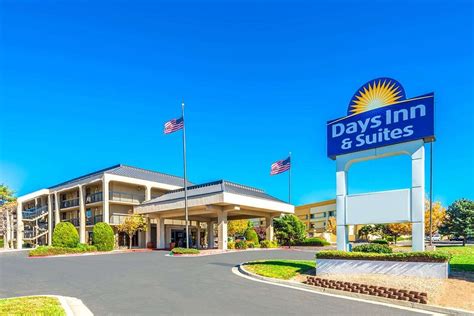 DAYS INN & SUITES BY WYNDHAM ALBUQUERQUE NORTH - Updated 2021 Prices, Hotel Reviews, and Photos ...