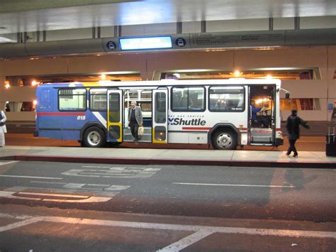 LAX airport shuttle bus | Fathir | Flickr