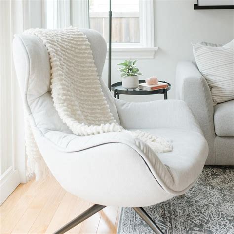 Comfortable Lounge Chairs For Small Spaces - Councilnet