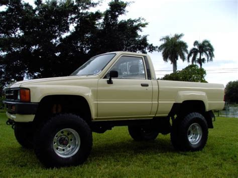 1985 Toyota 4x4 Pickup for sale: photos, technical specifications ...