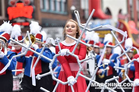 2019 Nashville Christmas Parade Photos : MARCHING.COM