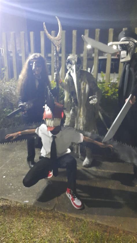 Some friends and I (the katana man one) made Chainsaw Man cosplays for ...