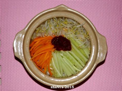 Korean food photo: Simple Bibimbab on Maangchi.com