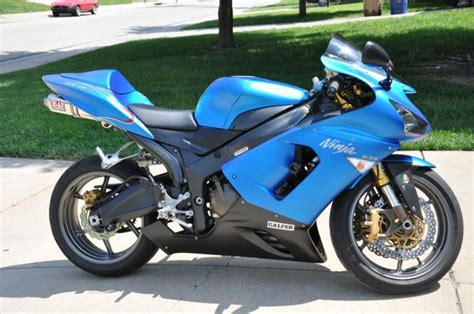 Buy 2006 Kawasaki ZX6R 636 on 2040-motos