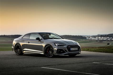 Pure Dynamism with a New Look: The Audi RS 5 Coupé and the Audi RS 5 Sportback | Audi MediaCenter