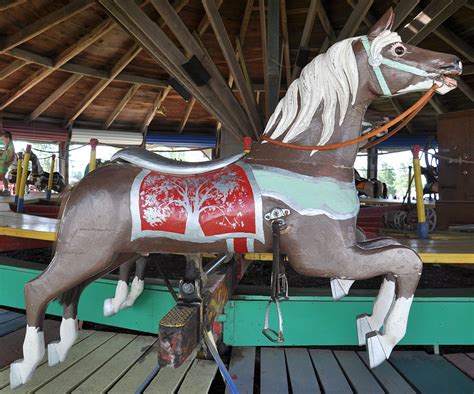 South Dakota Carousels | RoadsideArchitecture.com