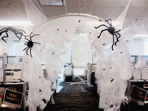 16 Originales ideas para decorar la oficina en Halloween