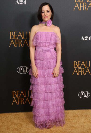 Parker Posey Is Wearing An Actual Posy - Go Fug Yourself Go Fug Yourself