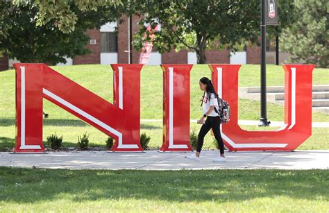 NIU total fall enrollment dips, freshmen numbers decline while university touts increased ...