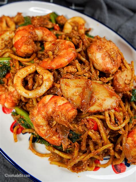 Seafood Mee Goreng Recipe | Singapore Malay Spicy Fried Noodles - Nomadette