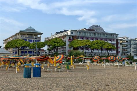 Lido Di Jesolo Beach - Beach Resorts in Rimini