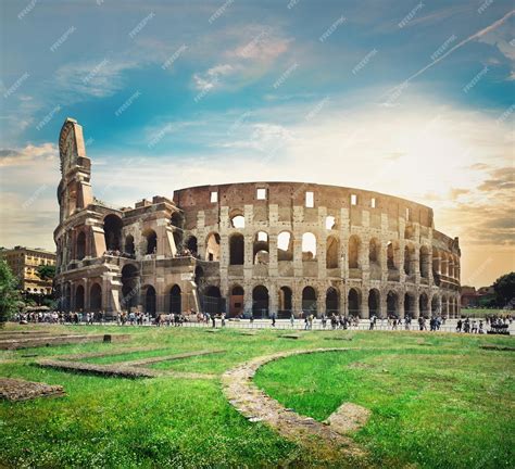 Premium Photo | Ruins of great colosseum