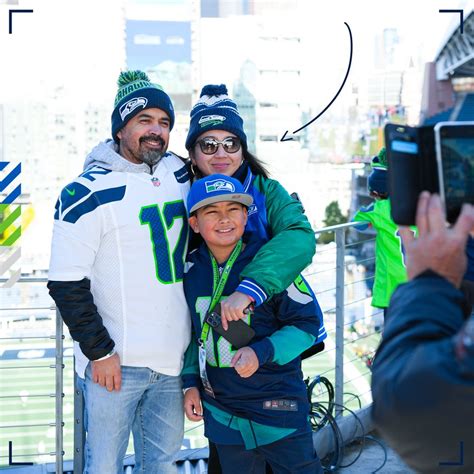 Gameday Experiences - Pregame 12 Flag Raising: Seahawks vs. Vikings ...