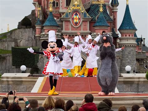 Disneyland Paris packages - tickets, prices, what to expect