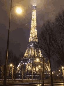 Eiffel Bite GIF - Eiffel Bite - Discover & Share GIFs