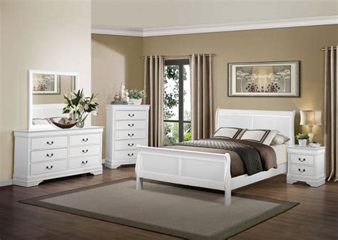 Classic Traditional White 4 Piece King Bedroom Set - Mayville | RC ...