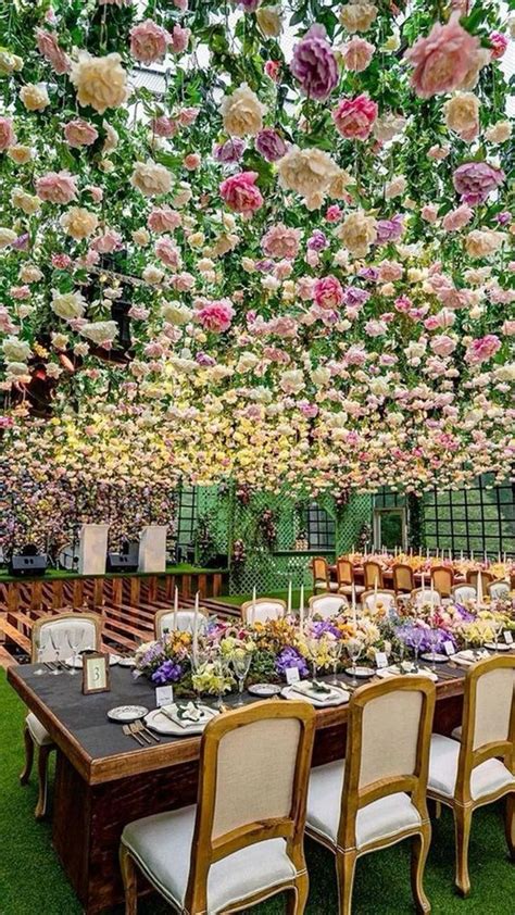 The enchanting, floral-filled wedding reception of our dreams 💫 ...