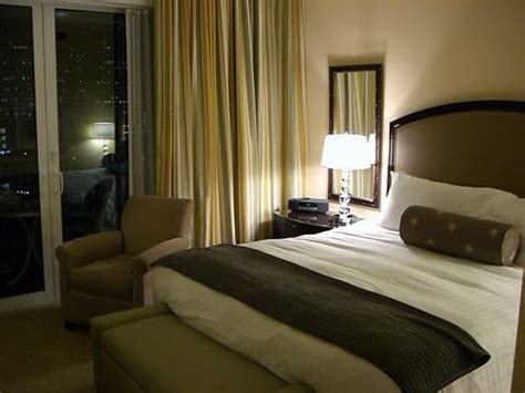 Hotel Room | My hotel room at the Beverly Hilton | MoToMo | Flickr