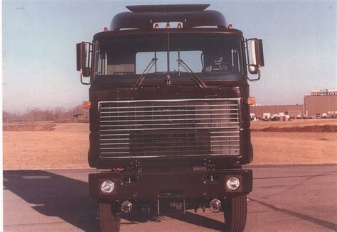 Look what I saw today - Antique and Classic Mack Trucks General Discussion - BigMackTrucks.com