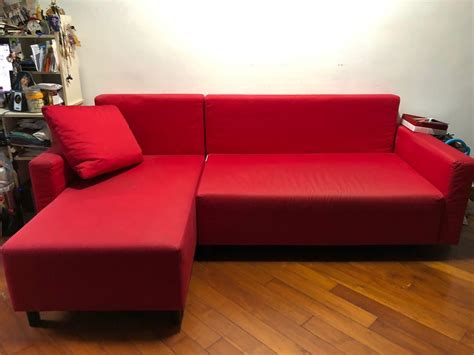 IKEA red sofa bed, 傢俬＆家居, 傢俬, 床架及床褥 - Carousell