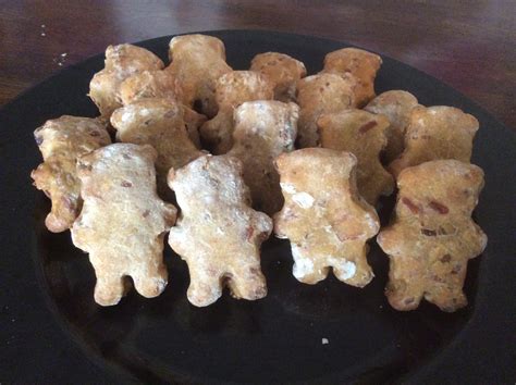 HOMEMADE PET TREATS AND RECIPES: BEEF DOG BONES