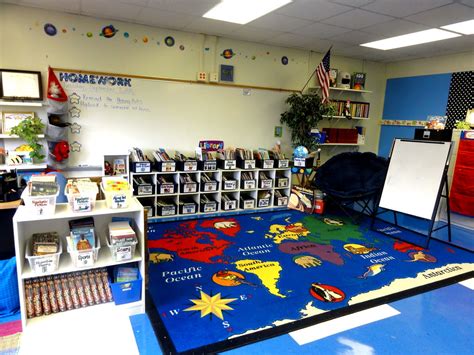 3rd Grade Classroom | Group meeting area & Classroom library… | Flickr