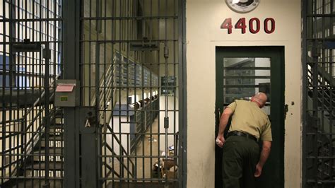 Los Angeles inmates held for days after planned releases because of computer system crash ...