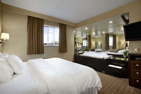 11 Best Hotels with Jacuzzi in Room in New York City 2024 - WOW Travel