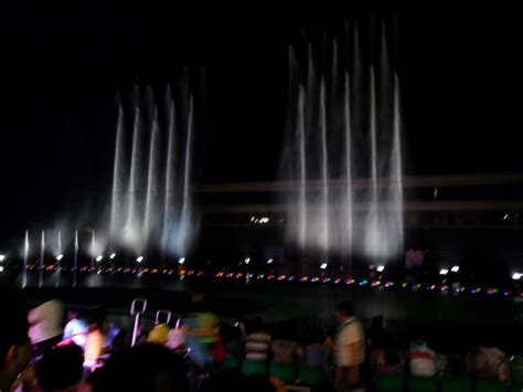 The Moving Couch Potato: Fountain Show at the Ocean Park