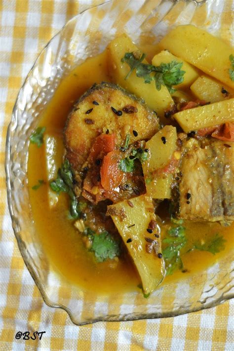 Macher Jhol ~ Bengali Fish Potato Curry - The Big Sweet Tooth