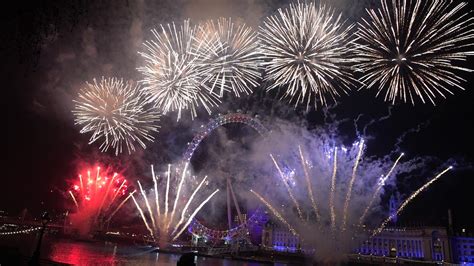 London fireworks 2020 - YouTube