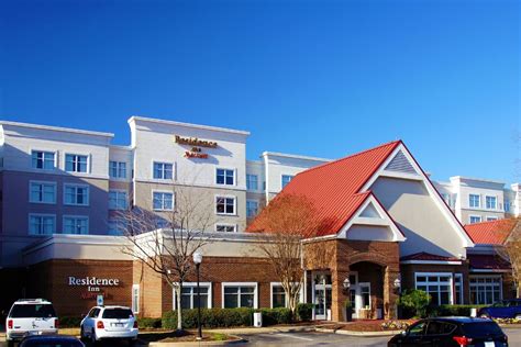 Chesapeake extended-stay pet friendly hotel with full kitchens and sofa beds.