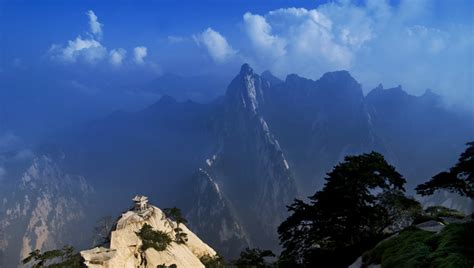 Mount Hua - A Must Visit in Xi'an - Xi'an Travel Tips | WindhorseTour – China Tibet Travel Tour ...