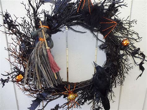 Halloween Wreaths Are A Thing Now, And They're Creepily Awesome | Bored ...