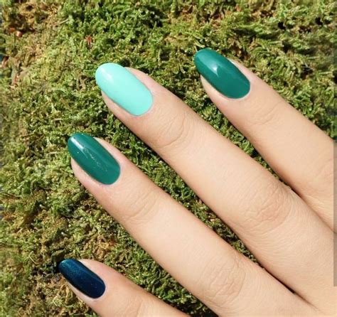 Jin soon . Monochromatic 💙💚💦 | Green nails, Nail colors, Thanksgiving nail art