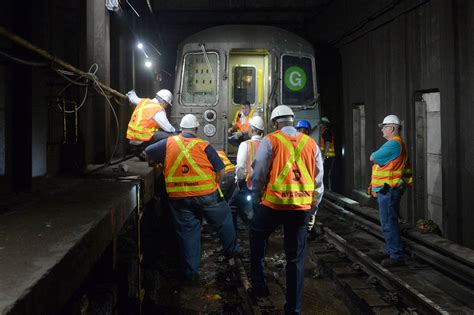 Derailed G Train Hit Deteriorated Wall - WSJ