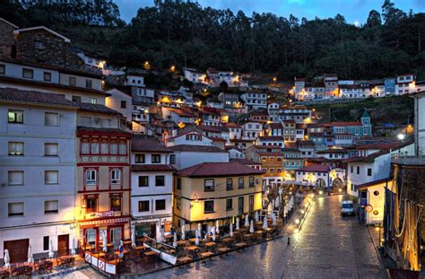 SPAIN NOW WALKING: Cudillero - Spain