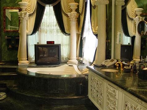 Robert Mugabe President of Zimbabwe Mugabe's £5 million Luxury Mansion, 25-bedroom Palace ...