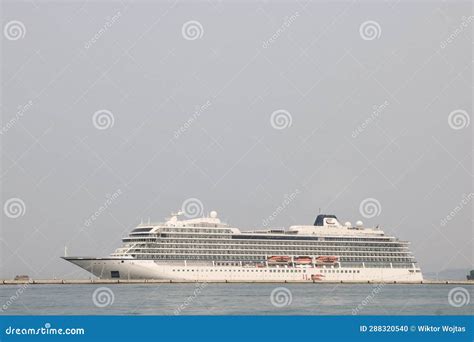 Viking Sky cruise ship editorial image. Image of corfu - 288320540