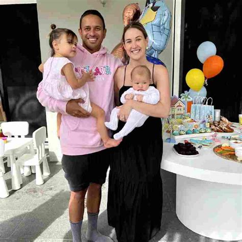 What is Usman Khawaja’s Net Worth? Wife, Stats, Age, Brother, News ...