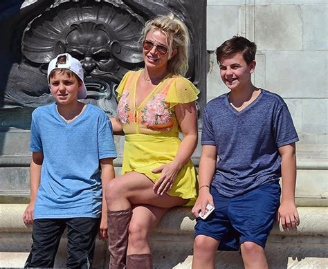 Britney Spears Hasn’t Seen Her Sons In One Year: Report – Hollywood Life