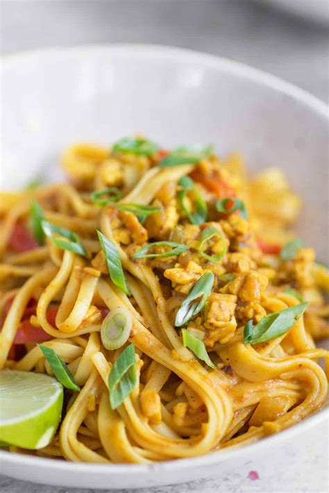 Vegan Curry Noodles Recipe - Delish Knowledge