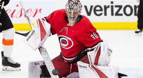 Cam Ward leaves Hurricanes for one-year deal with Blackhawks - Sportsnet.ca