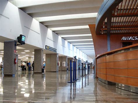 México: Aeropuerto Internacional de Monterrey registra caída de 57.3% en tráfico de pasajeros ...