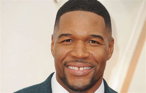 Dlisted | April Fools? Michael Strahan Closed The Famous Gap In His Teeth