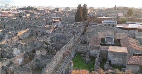 Unveiling new history in the ancient city of Pompeii - CBS News