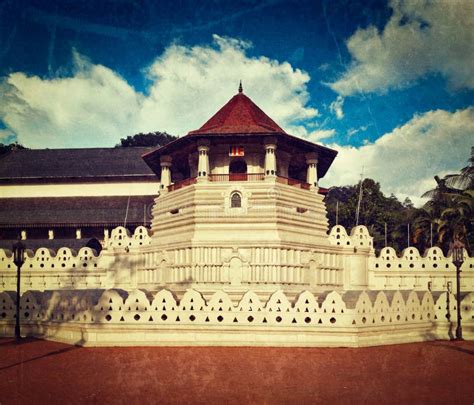 Temple of the Tooth. Sri Lanka Stock Photo - Image of retro, maligava: 39490102